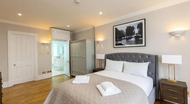 Stylish new flat near Mayfair