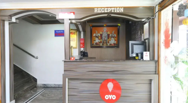 OYO 8828 Holidays Dollars Grand, Rezerwuj Hotel Hotele w Andhra Pradesh z parkingiem, Parking