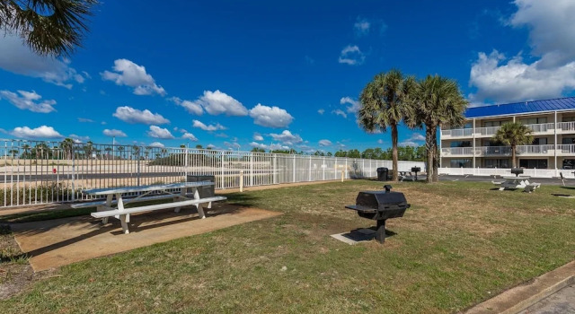 Seaside Beach & Racquet 2207 2 Bedroom Condo by Redawning, Orange Beach, Boek Hotel Hotels in Alabama met parkeren, Parkeren