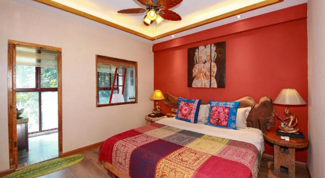 Полулюкс Hidden Garden Inn (Airport Transfer)