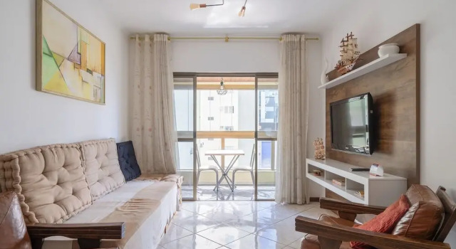 Apartment in Great Location in Meia Praia Eio6031