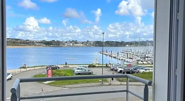 Номер Standard с балконом и с видом на море CouettHôtel Brest Port de plaisance, Les pieds dans leau