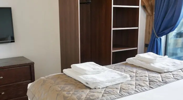 Апартаменты Executive Fox Apartments