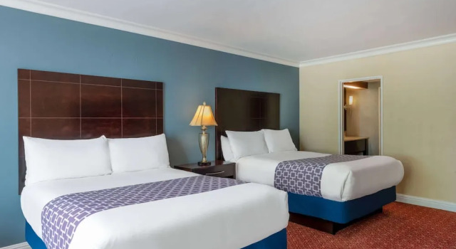 Четырёхместный номер Standard с балконом Safety Harbor Resort & Spa Trademark Collection by Wyndham