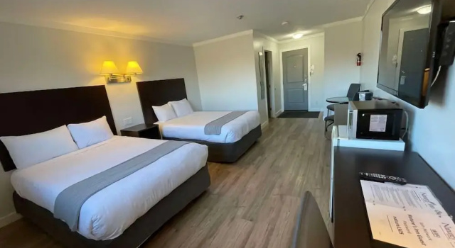 Четырёхместный номер Standard Nature's Inn Kenora