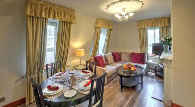 Апартаменты CARLTON COURT - MAYFAIR