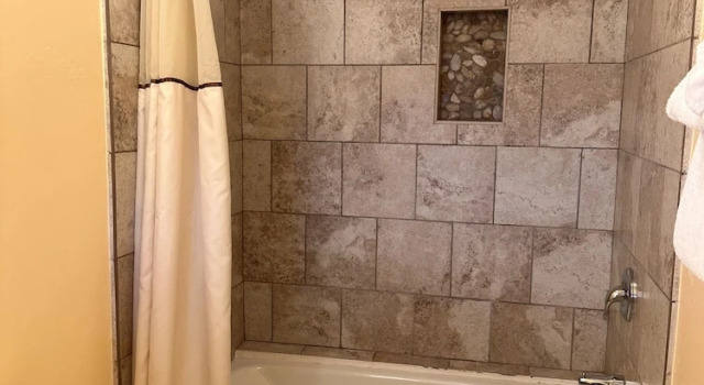 Четырёхместный номер Standard с балконом Yosemite Gateway Motel