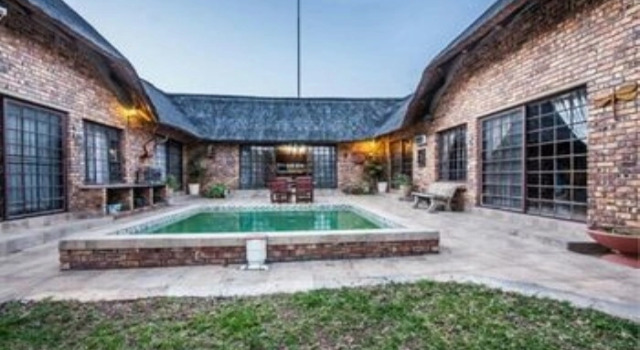 Leisure Kruger Lodge, Забронировать Отель Отели Барбертон с завтраком, Завтраки