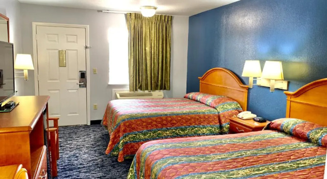 Четырёхместный номер Standard Scottish Inns Westcott Street