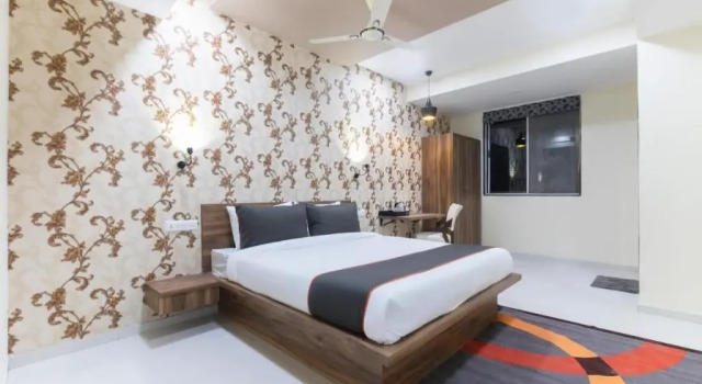 Hotel Green Woodd, Prenota Hotel Anand Gujarat