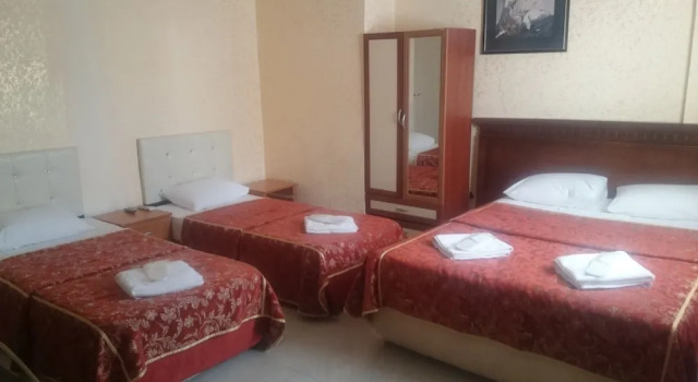 Четырёхместный номер Standard Florin Hotel