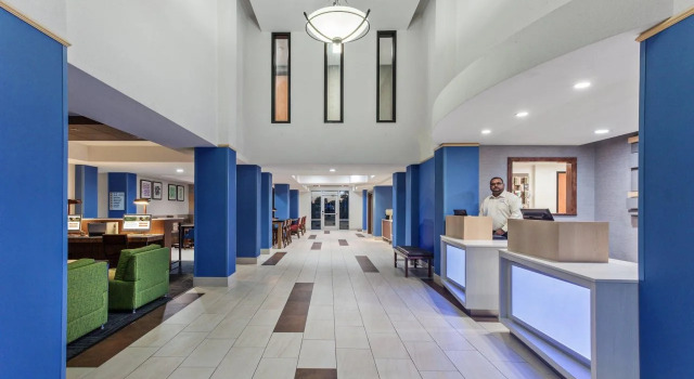 Holiday Inn Express Elk Grove - Sacramento Area, Rezerwuj Hotel Hotele w Elk Grove z basenem, Basen