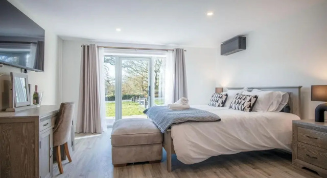 Suite 10 - Sleeping Giant Hotel - PEN Y CAE Inn