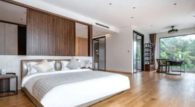 Люкс с 3 комнатами с балконом Guangzhou Yijianzhuang