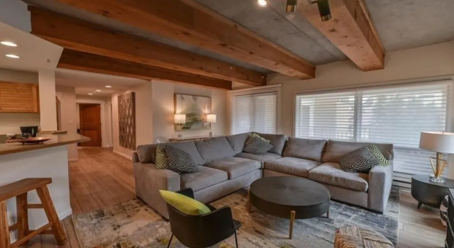 Plaza3PEAK PZ441 - 2 Br Condo