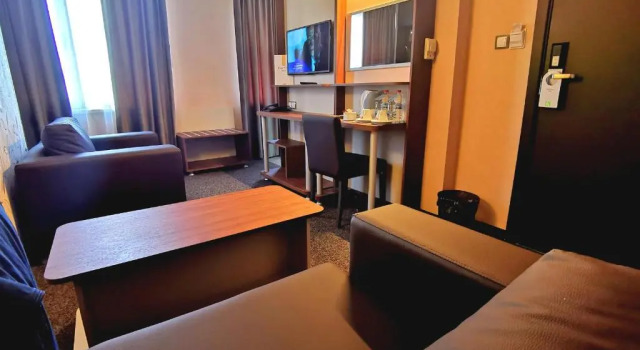 Люкс Elate Plaza Hotel