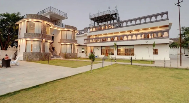 Keshav Resort