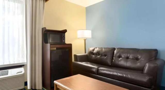 Четырёхместный номер Deluxe Days Inn by Wyndham Fargo - West Acres