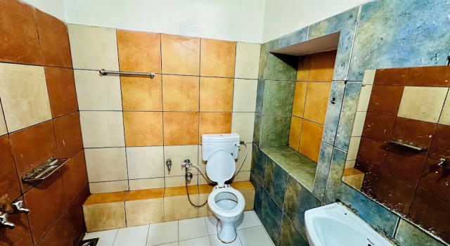 Семейный люкс с видом на сад Hotel Swastik