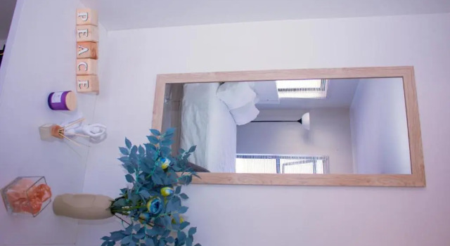 Апартаменты Charms and bows studio apartment -near ORT airport