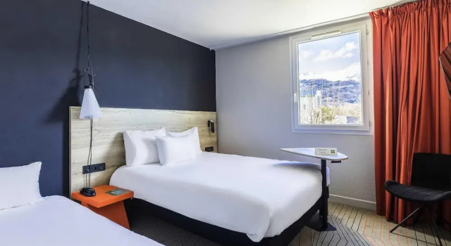 Семейный номер Standard с красивым видом из окна Ibis Styles Crolles Grenoble A41