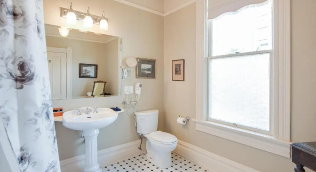Номер Standard с видом на город O Canada House Bed & Breakfast