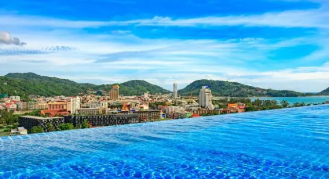 U607- Mountain and sea view apartment in Patong