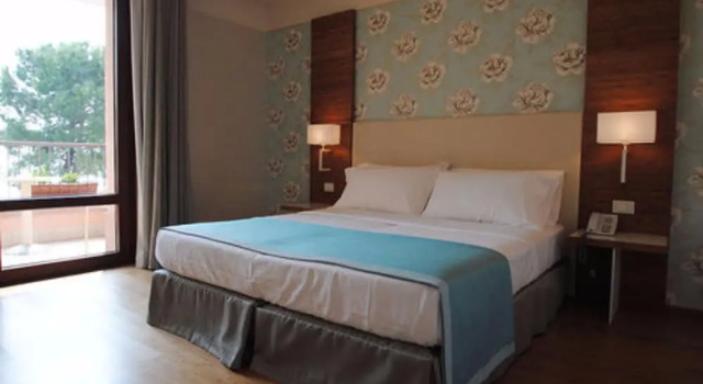 Двухместный номер Standard с балконом и с видом на озеро Hotel Eden