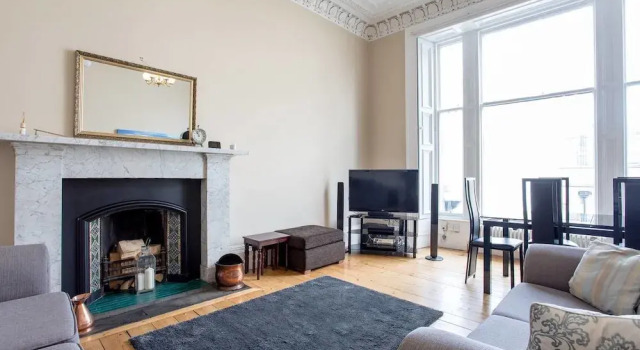 Old Town Stylish Apartment - 5 mins walk to Castle, Забронировать Апартаменты/квартира Апартаменты Эдинбурга, рядом с St George's West Church, Апартаменты/квартира