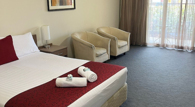 Двухместный номер Deluxe с балконом Gundagai Gabriel Motor Inn