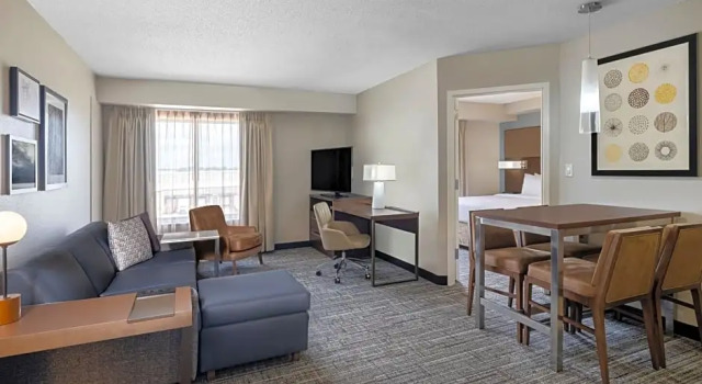 Четырёхместный люкс с 2 комнатами Residence Inn Bloomington