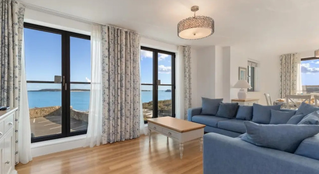 Апартаменты Apartment 8 Waterstone House - Luxury Apartment Sea Views Pet Friendly