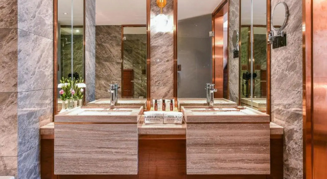 Suite Guilin Plaza Hotel