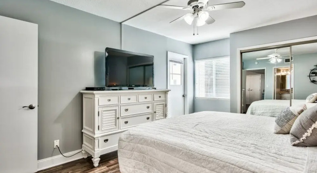 Gulf Shore Condo #211 - 2 Br condo by RedAwning, Varaa Hotelli Destin Emerald Coast