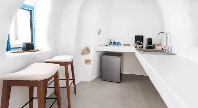 Evas Suite With Outdoor Hot Tub And Sea View, Забронировать Апартаменты/квартира Тира Santorini Caldera, рядом с Музей досторического города Тира