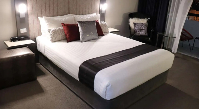 Двухместный номер Deluxe с балконом и с видом на город Best Western Plus Lord Forrest Hotel