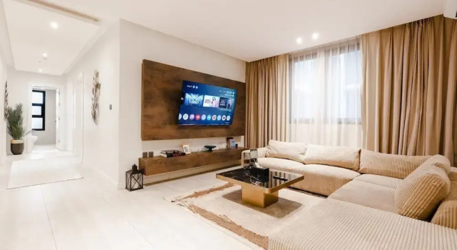 Modern Elegance & Comfort in Al Narjis With Wifi, Buchen Sie Aparthotel Riad 