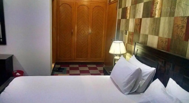 Unique Lodge, Book Hotel Hotels in Islamabad with Parking, Parking