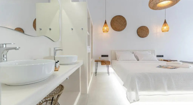 Трёхместный номер Deluxe Adama's Suites Naxos