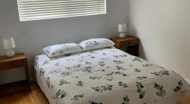 2 Bed Bar Beach Apartment - stroll to beach & cafes, supermarket apartment number 6