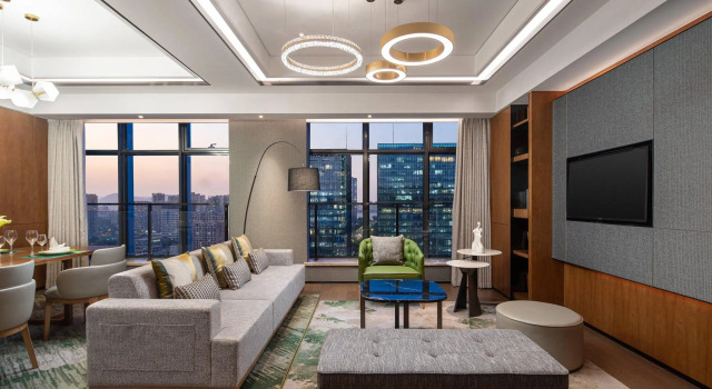 Люкс Отель Holiday Inn Hangzhou Binjiang