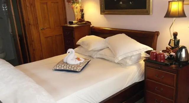 Двухместный номер Luxury Little Red Rooster Rest and Spa