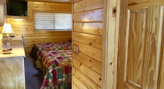 Четырёхместный номер Standard Giant Oaks Lodge