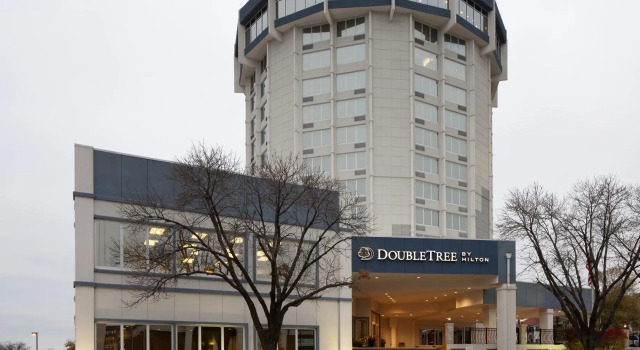 Номер Standard DoubleTree by Hilton Jefferson City