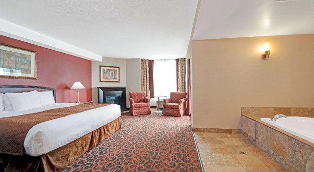 Двухместный люкс Ramada by Wyndham Niagara Falls/Fallsview