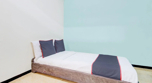 Номер Standard Hotel O Purwokerto Near Alun Alun Purwokerto Formerly Guest House Rania