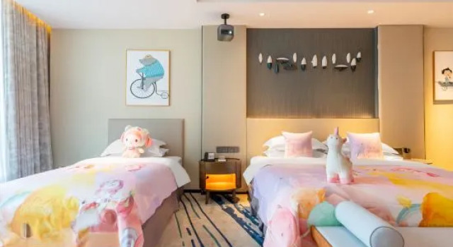 Семейный люкс Charming Hotel