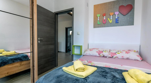 Family friendly house with a swimming pool Pomer, Medulin - 19050, Rezerwuj Hotel Valbonasa Istria