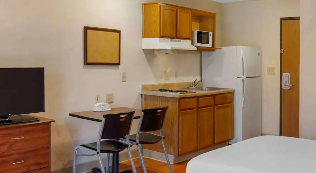 Четырёхместная студия Standard Extended Stay America Select Suites - Kansas City - South - I-49