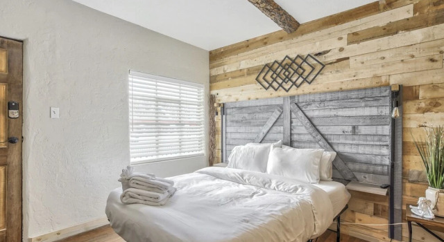 Quest Rest - Unit 3, Buchen Sie Ferienhaus Hotels in Colorade Springs mit Parkplatz, Parkplätze